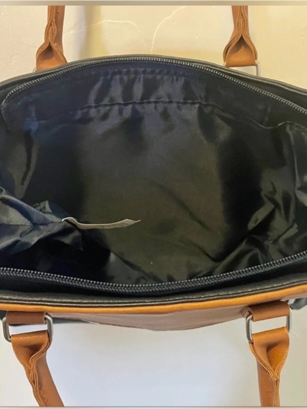Nautical Venus navy blue and tan handbag - Picture 3 of 4